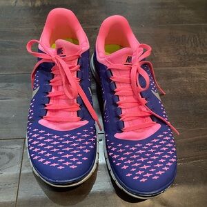 Women’s Nike free athletic shoe size 8.5 blue and bright pink